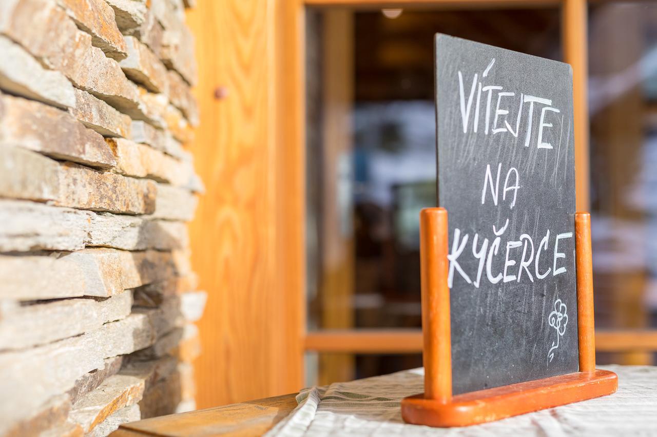Valasske Chalupy Kycerka Hotel Velke Karlovice Bagian luar foto
