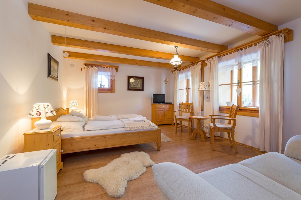 Valasske Chalupy Kycerka Hotel Velke Karlovice Bagian luar foto