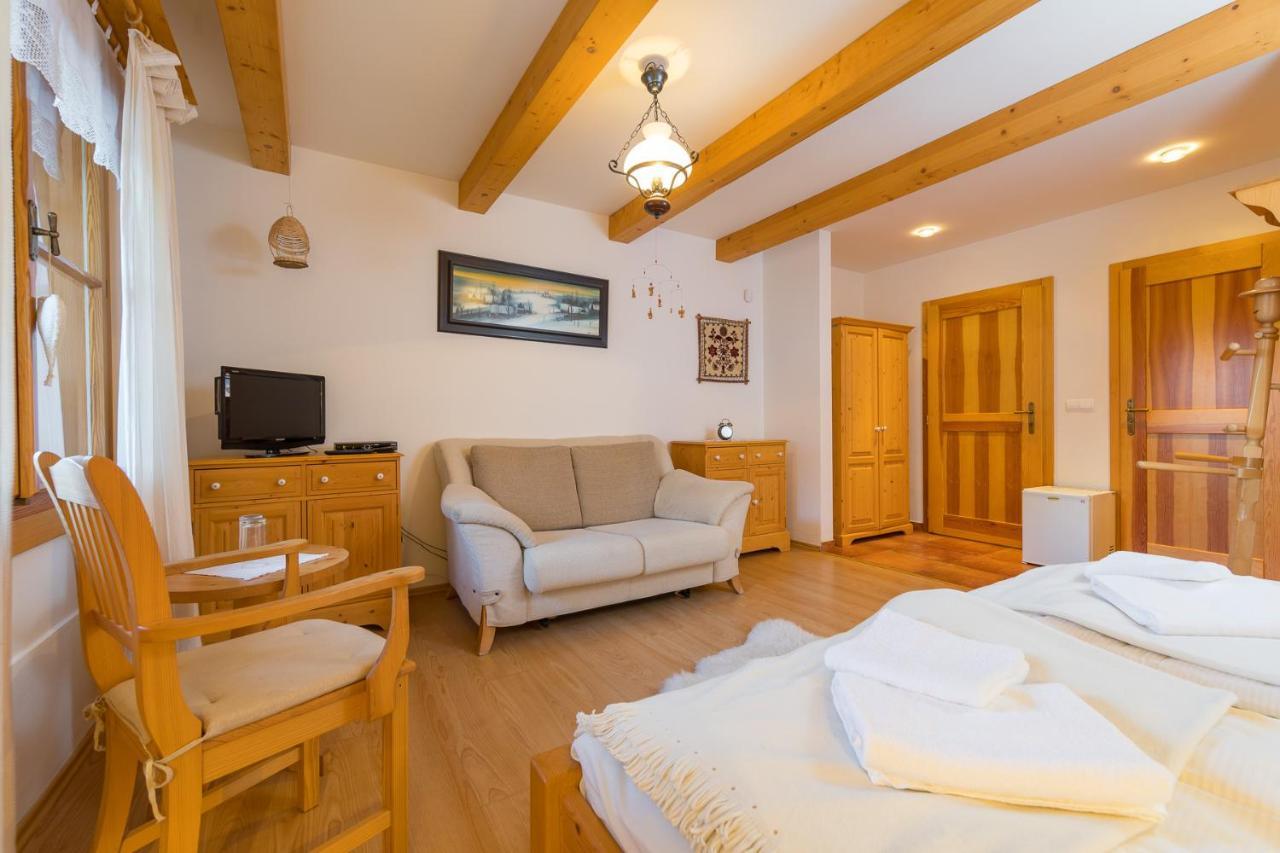 Valasske Chalupy Kycerka Hotel Velke Karlovice Bagian luar foto