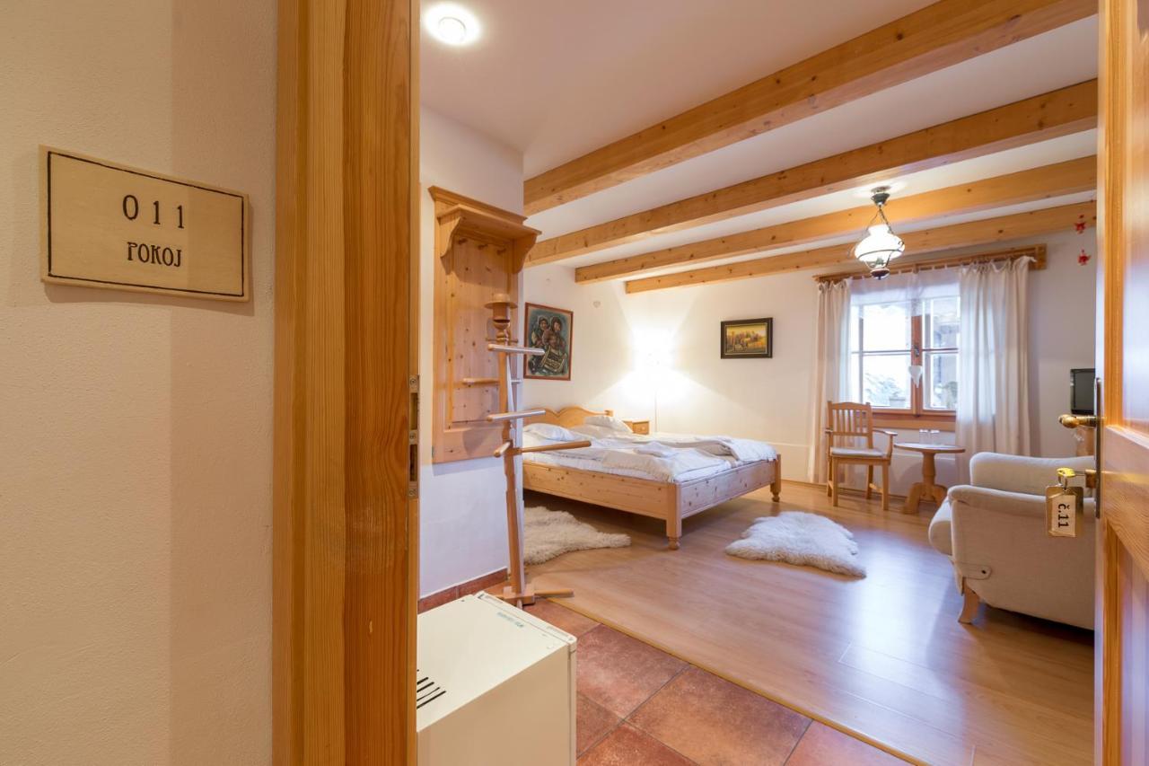 Valasske Chalupy Kycerka Hotel Velke Karlovice Bagian luar foto