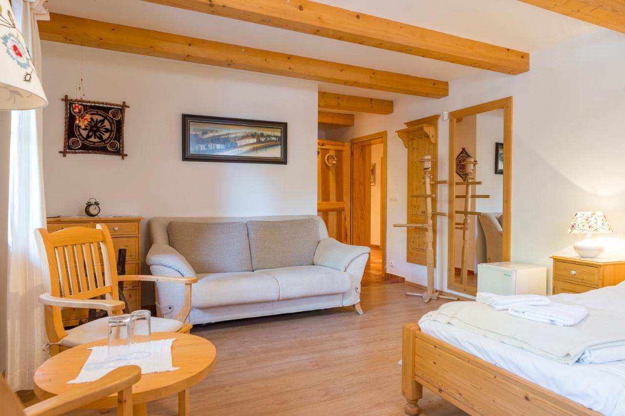Valasske Chalupy Kycerka Hotel Velke Karlovice Bagian luar foto
