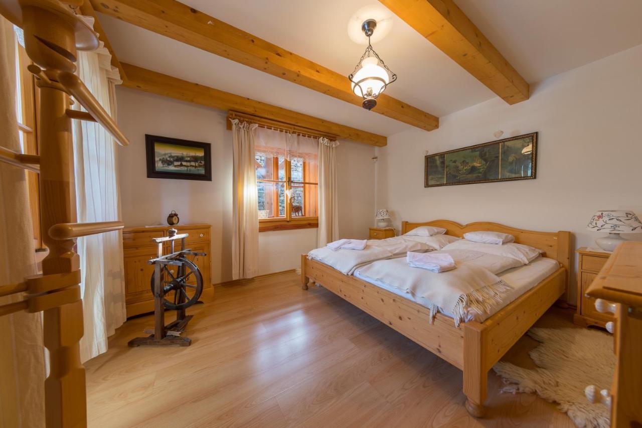 Valasske Chalupy Kycerka Hotel Velke Karlovice Bagian luar foto